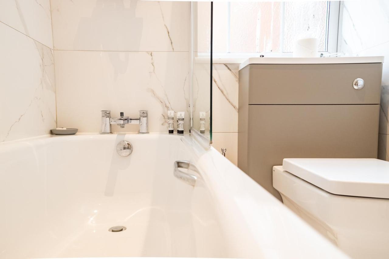 Deluxe Modern 1&2 Bed Near & Station Appartement Hove