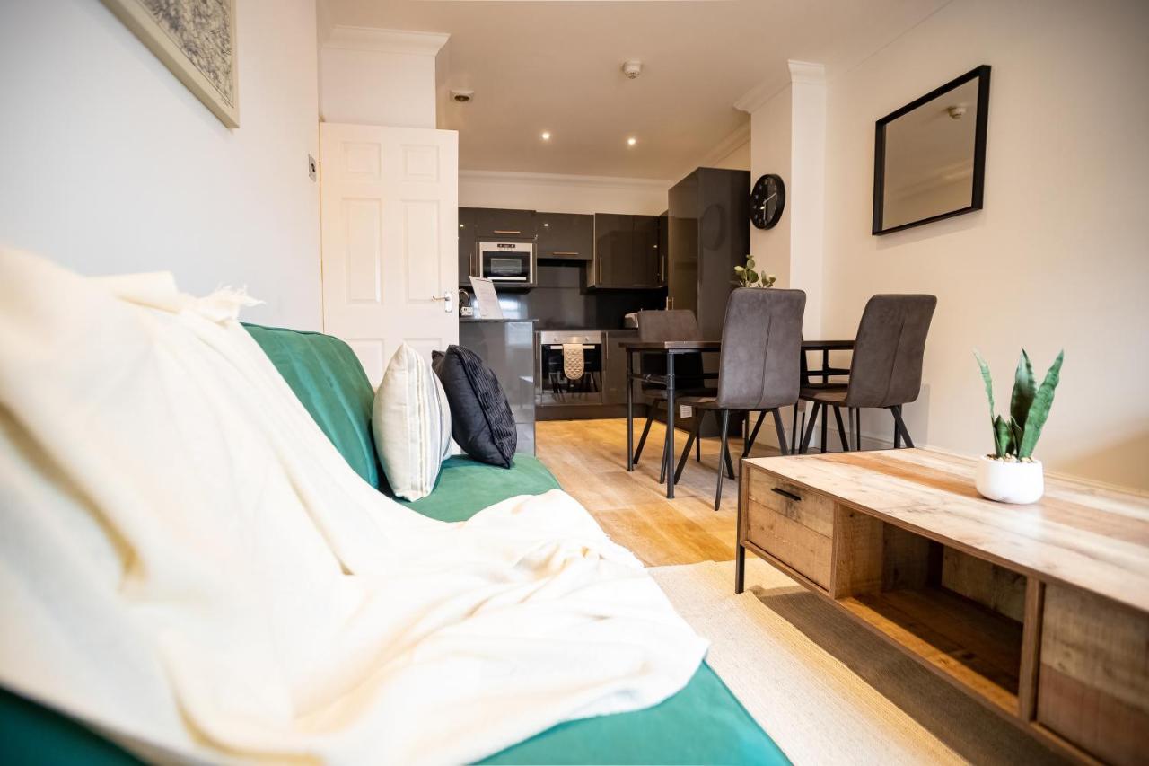 Appartement Deluxe Modern 1&2 Bed Near & Station