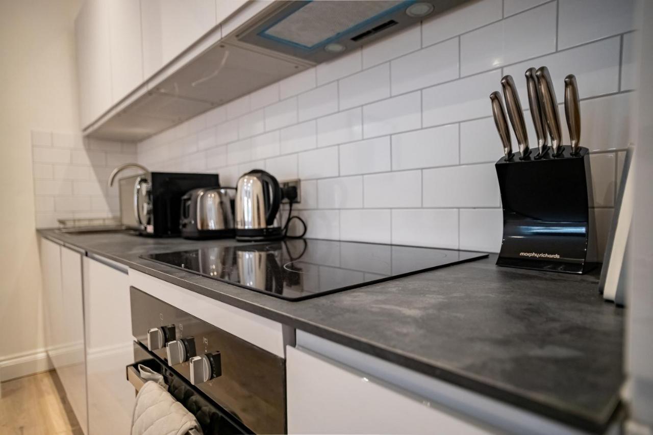 Deluxe Modern 1&2 Bed Near & Station Appartement