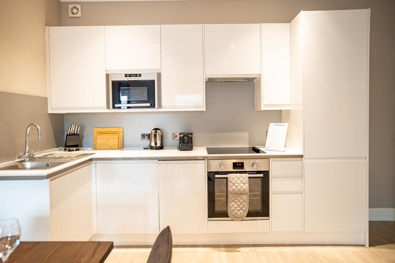 Deluxe Modern 1&2 Bed Near & Station *
