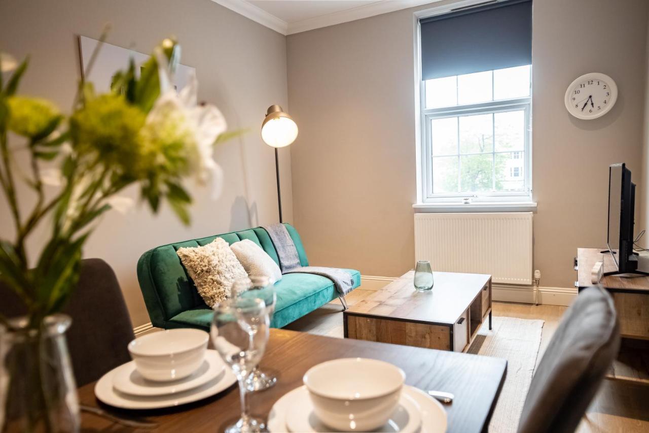 Deluxe Modern 1&2 Bed Near & Station * Hove