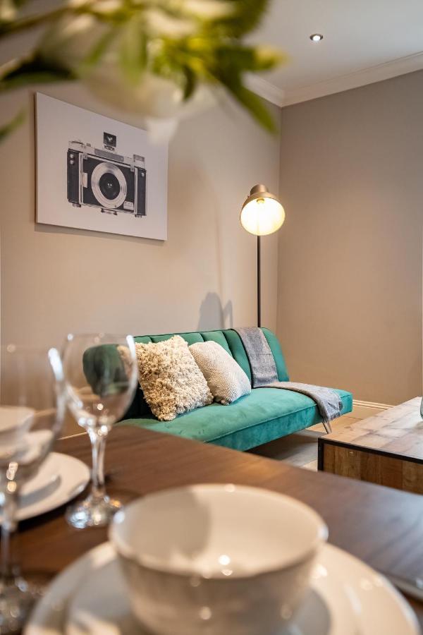 Deluxe Modern 1&2 Bed Near & Station *