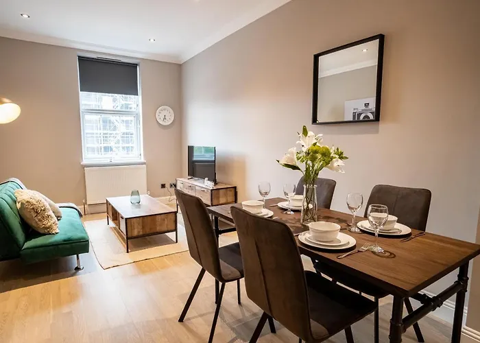 Deluxe Modern 1&2 Bed Apartments Near Brighton Beach & Station